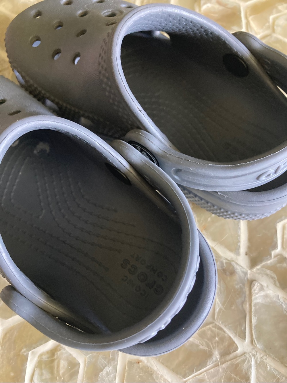 LIKE NEW! CROCS Kids Classic Clog in ‘slate grey’ - Picture 10 of 12